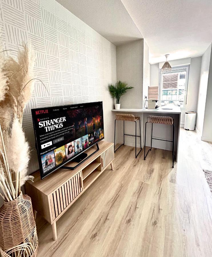 릴르-다보 Modern 1 Bdr + Balcony + Free Parking + Ac + Pool 아파트 외부 사진
